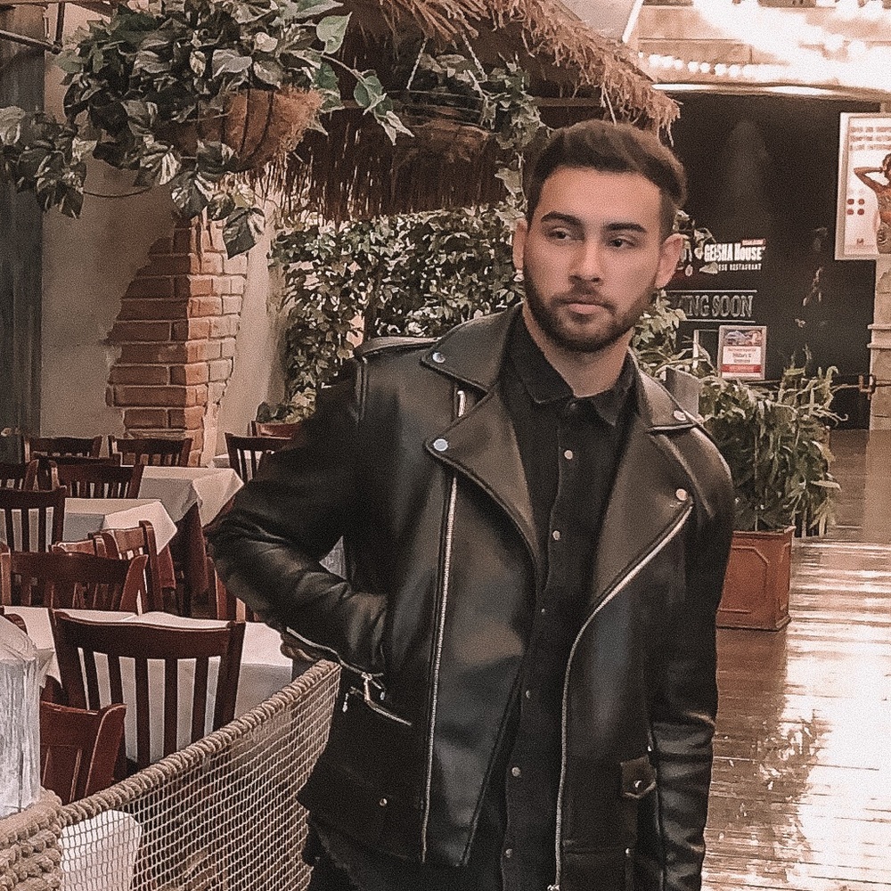 Meet your Posher, Julian